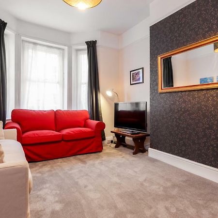 Gorgeous Town Centre Apt With Courtyard Garden บอร์นมัธ ภายนอก รูปภาพ