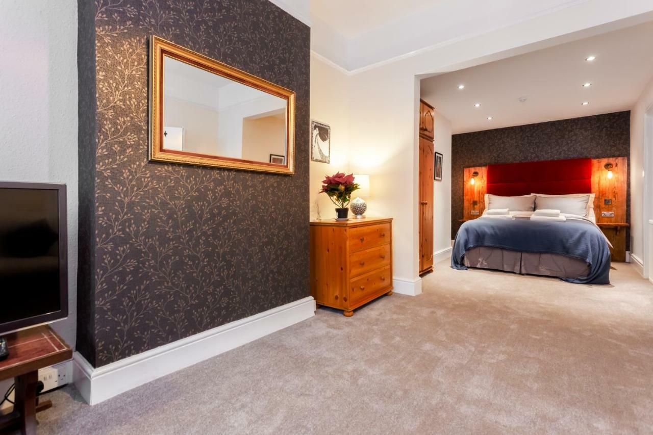Gorgeous Town Centre Apt With Courtyard Garden บอร์นมัธ ภายนอก รูปภาพ